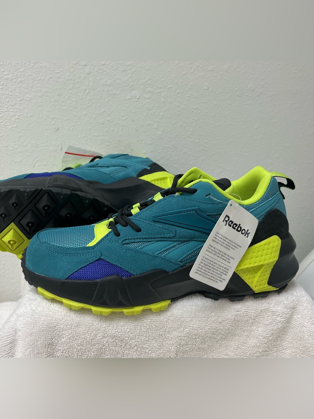 Reebok Women’s Aztrek Double Mix Trail Running Teal, Black, & Lime Women’s 10.5